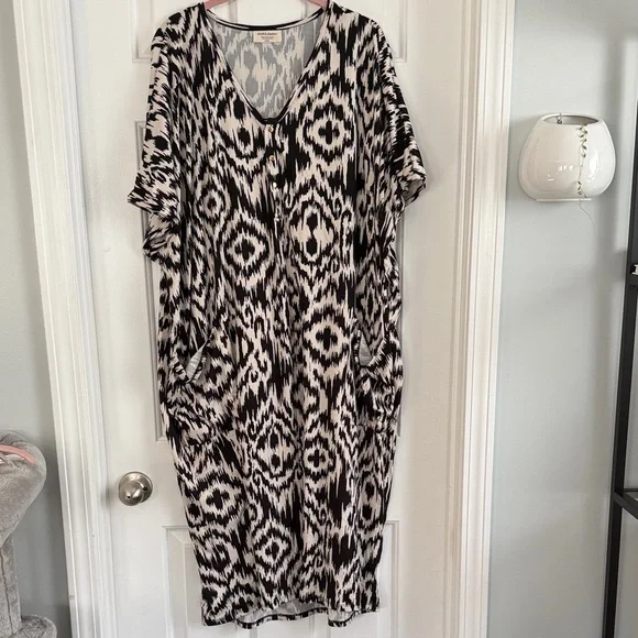 Dwell and Slumber Nadia Dress - Picture 3 of 8